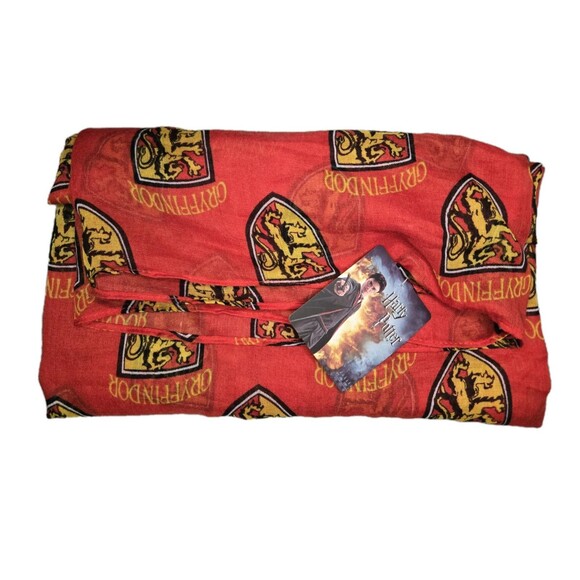 Gryffindor House Bio World lightwieght Harry Potter Gryffindor scarf - Picture 4 of 4